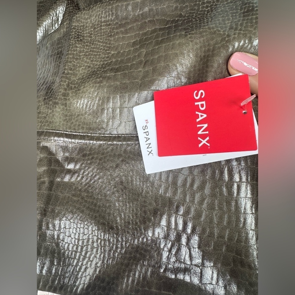 🆕 NWT SPANX Faux Leather Croc Shine Leggings - 20303R - Darkened Olive - Large - Picture 5 of 5